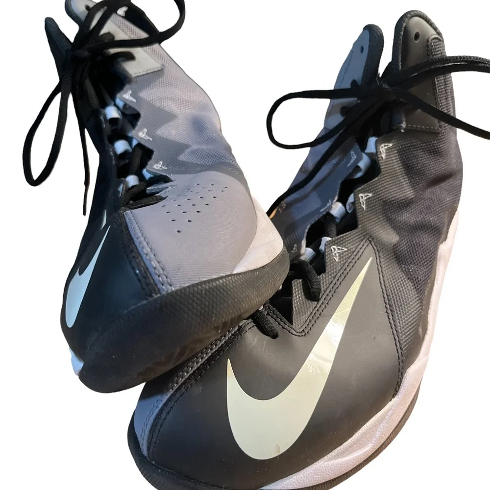 Nike AirMax Stutter Step 2 basketball sneakers with bag. Size 11.5
